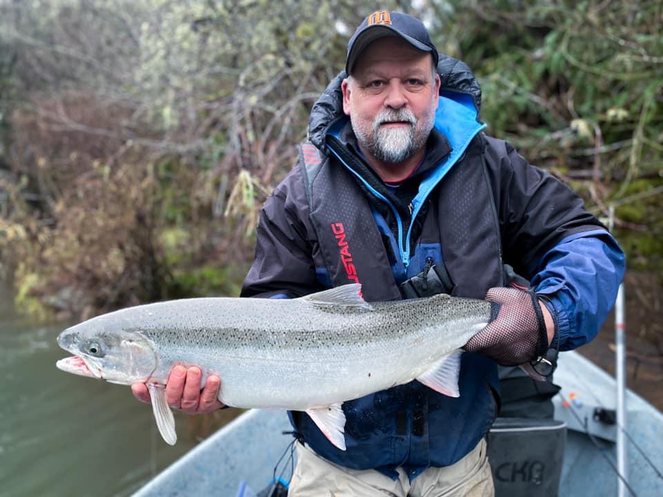 Guided Spring Chinook Salmon Fishing Charter | Umpqua River | Reedsport, Oregon