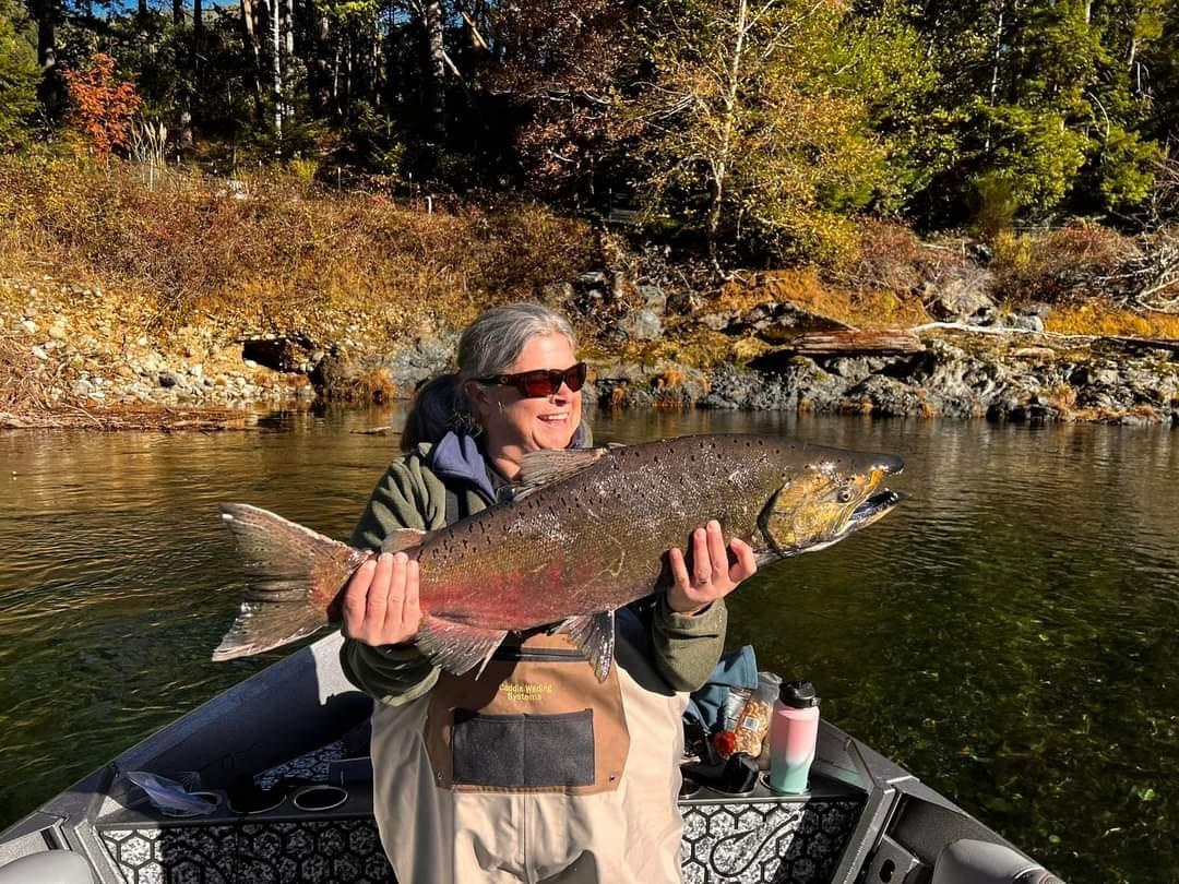 Guided Summer/Fall Salmon Fishing Charter | Umpqua River | Roseburg, Oregon