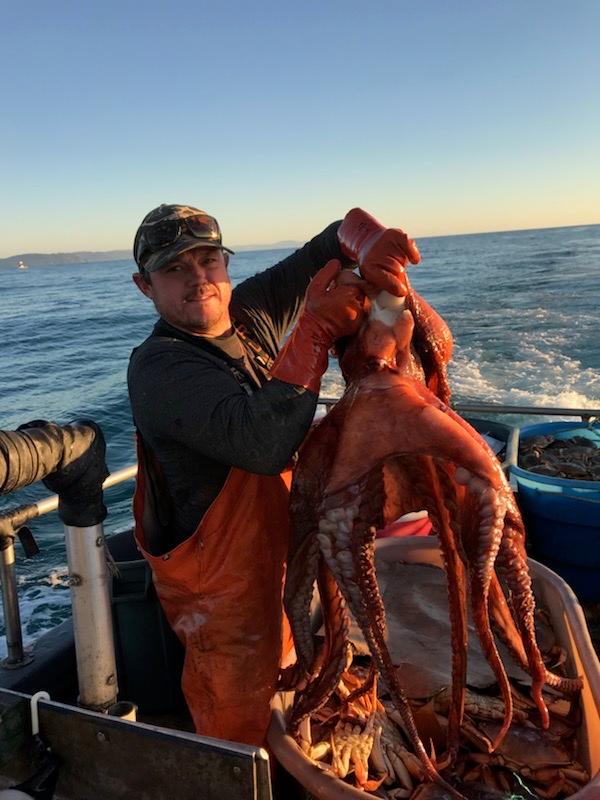 Guided Crabbing Charter | Oregon Coastal Bays | Garibaldi, Oregon